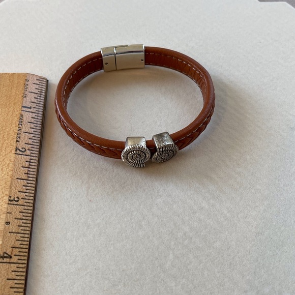 Leather/Leather-like woven Bracelet - Picture 4 of 5